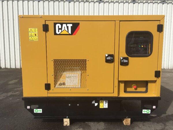 13,5 KVA Caterpillar DE13.5E3 - Used